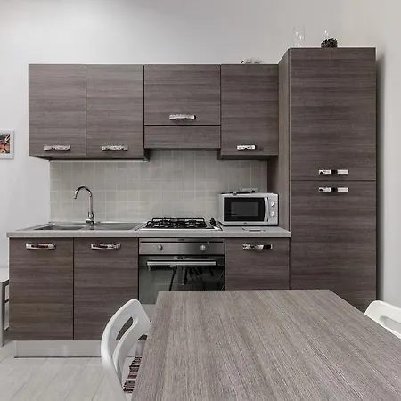Eustachi Milano